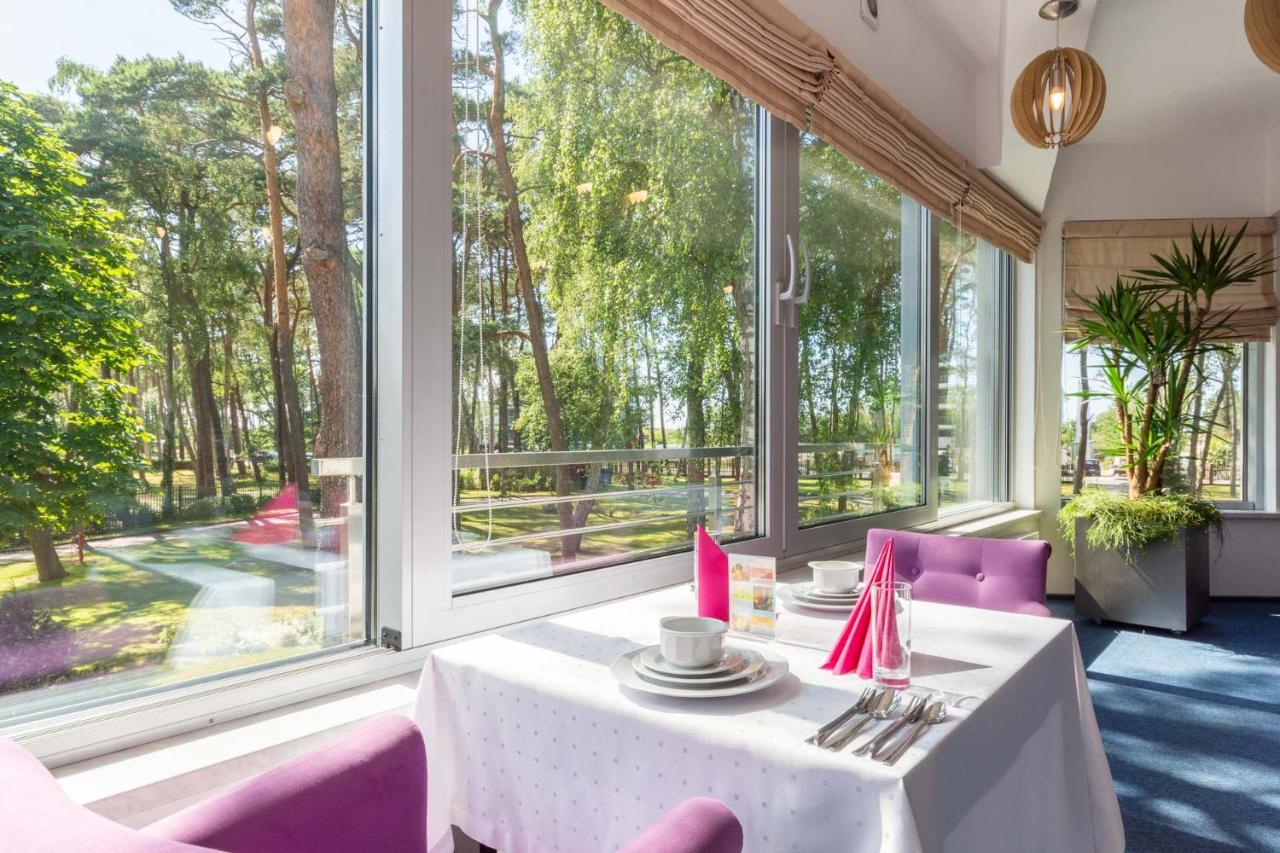 Hotel Jan Darlowko Bagian luar foto